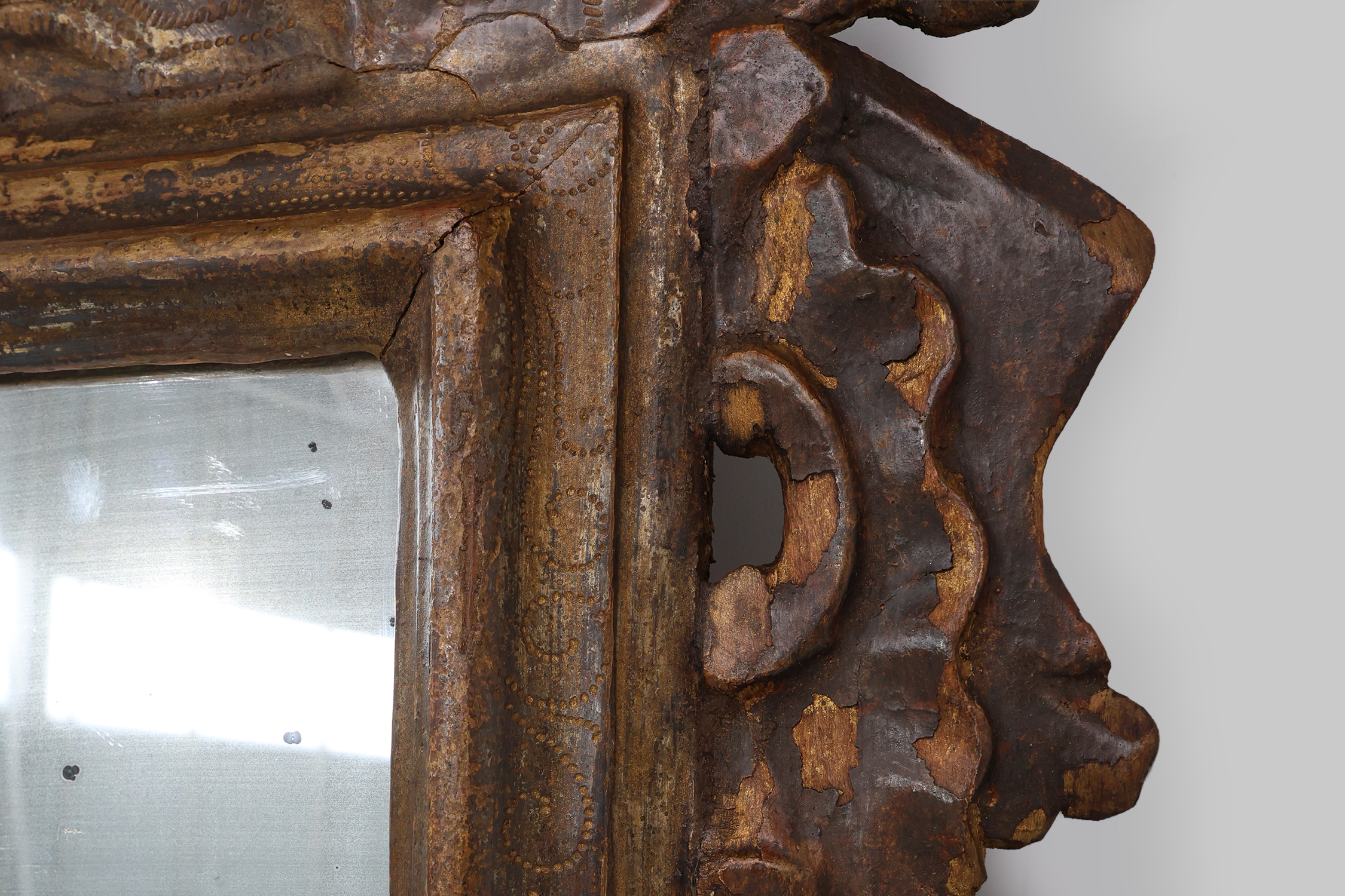 Italian Renaissance–Baroque Carved Wood Mirror, 17th Centurythumbnail